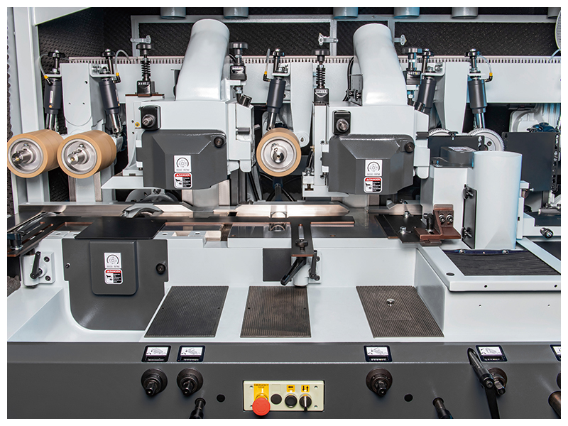 Leadermac-Compact-Moulder-Series-Accurate-Pressure-Display.jpg