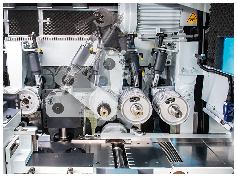 Leadermac-Compact-Moulder-Series-Liftable-Auxiliary-Feed-Roller.jpg