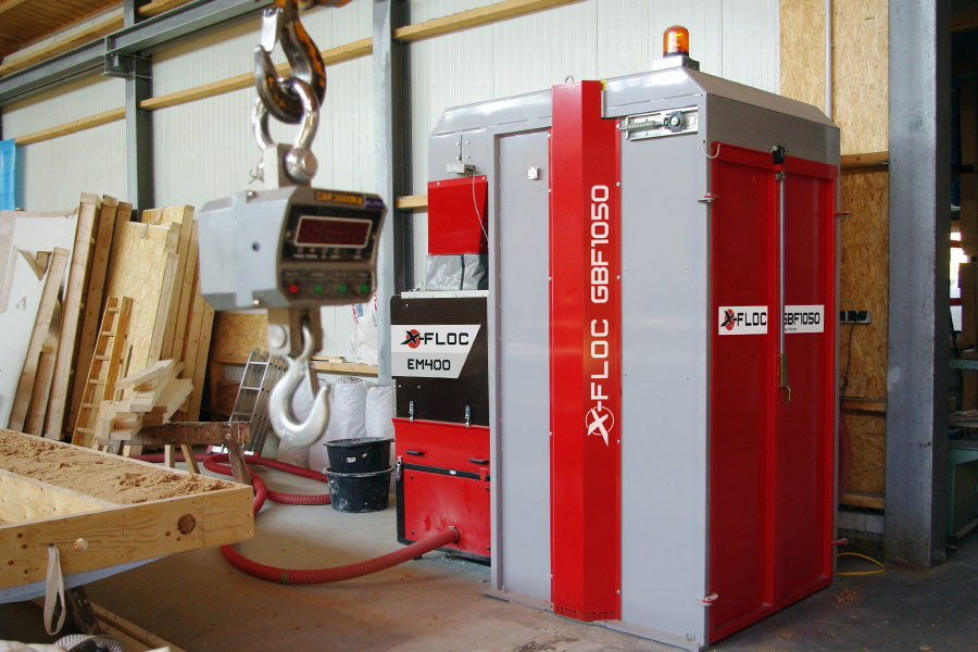 X-Floc-GBF1050-EM400-Grossballenfraese-Einblasmaschine.jpg