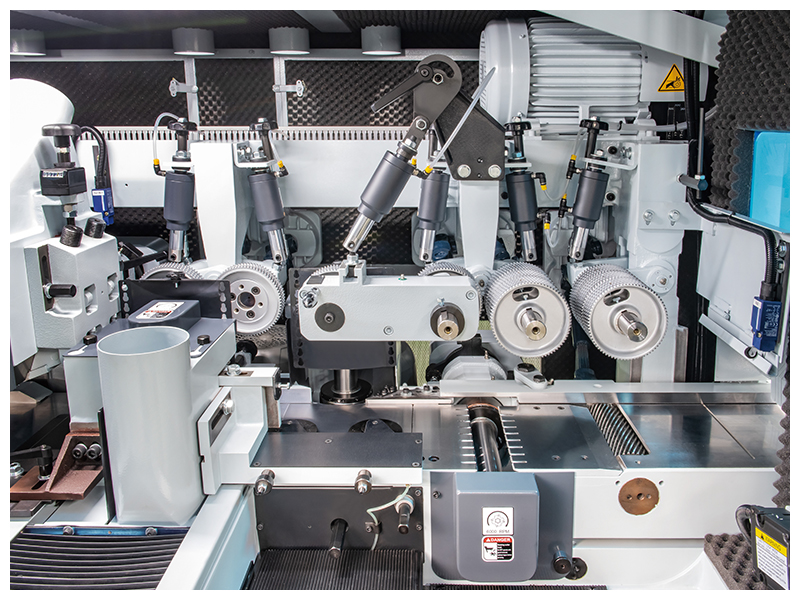 Leadermac-Compact-Moulder-Series-Powered-Infeed-Bottom-Roller.jpg