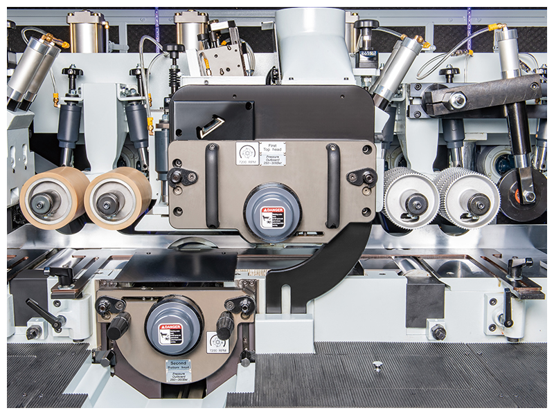Leadermac-Hypermac-Moulder-Series-Clamping-System.jpg